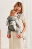 BABYBJORN MINI Cotton – nosidełko, Khaki/Green Print