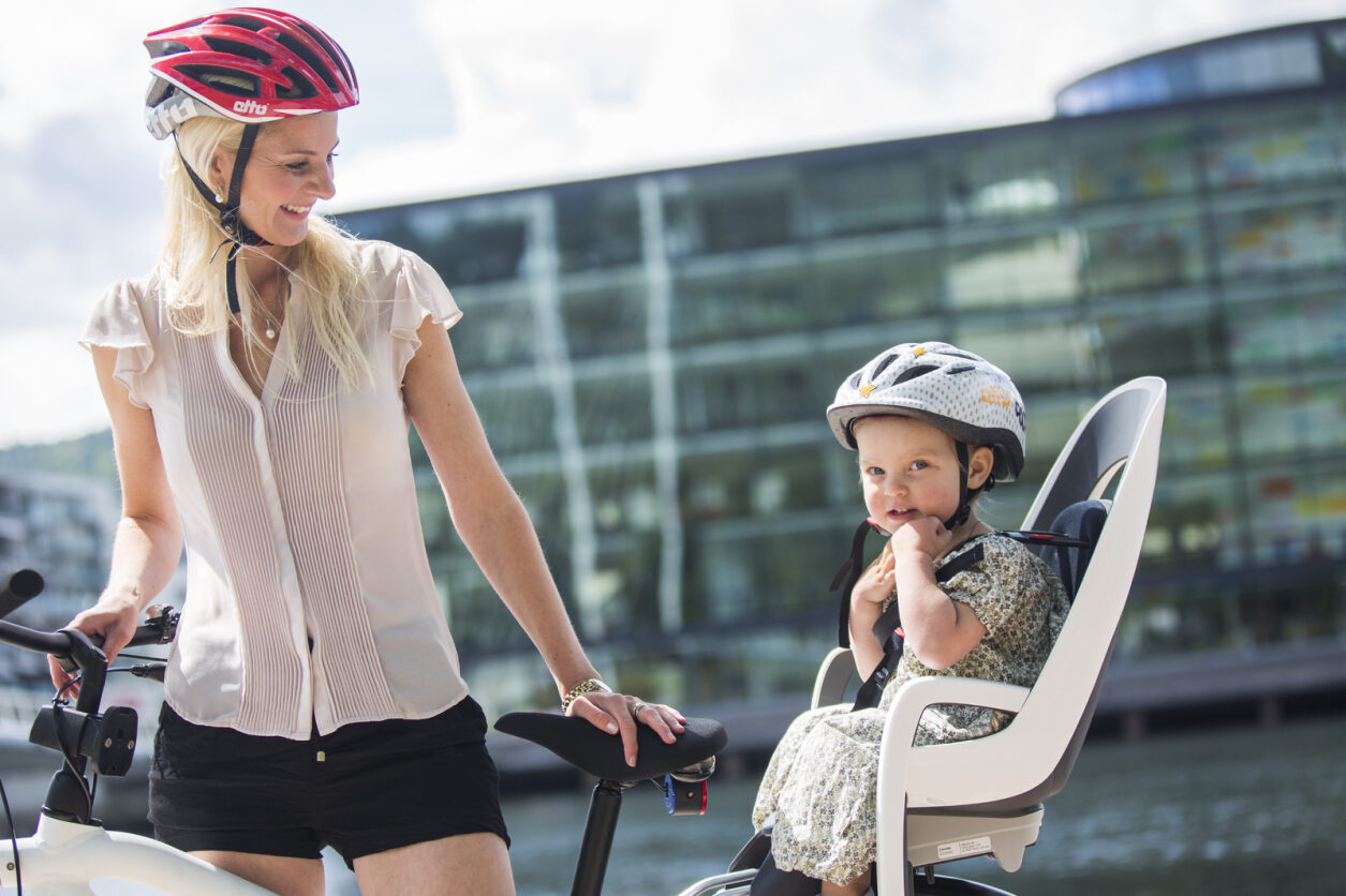 Hamax Fotelik rowerowy Caress (rama) White&Black