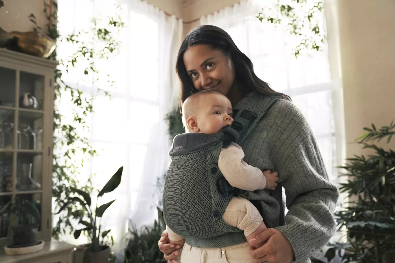 BabyBjorn NOSIDEŁKO HARMONY 3D MESH DARK GREEN