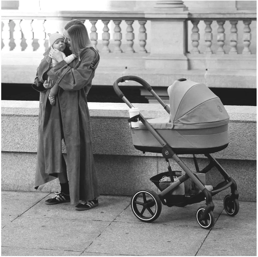 || CYBEX Gondola S Balios (Lux) Moon Black