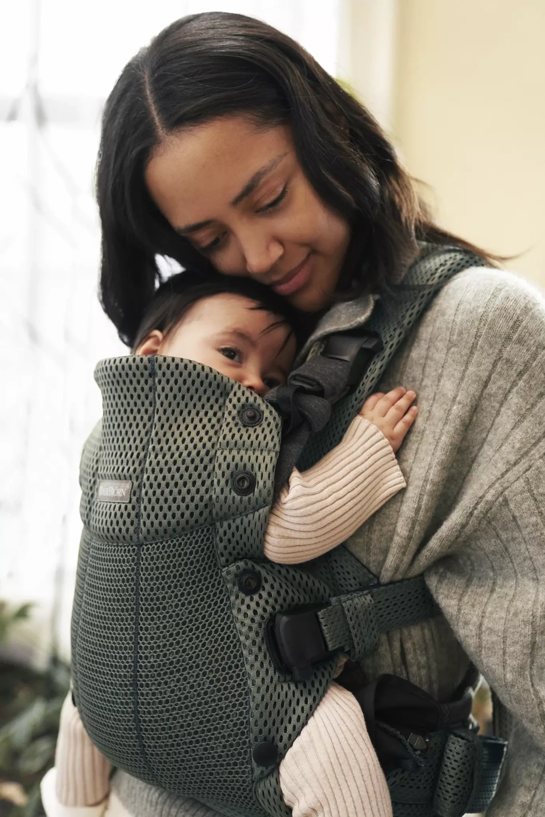 BabyBjorn NOSIDEŁKO HARMONY 3D MESH DARK GREEN