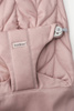 BabyBjorn poszycie (Petal Quilt) Dusty Pink