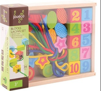 Zestaw drewnianych klocków i sznurków